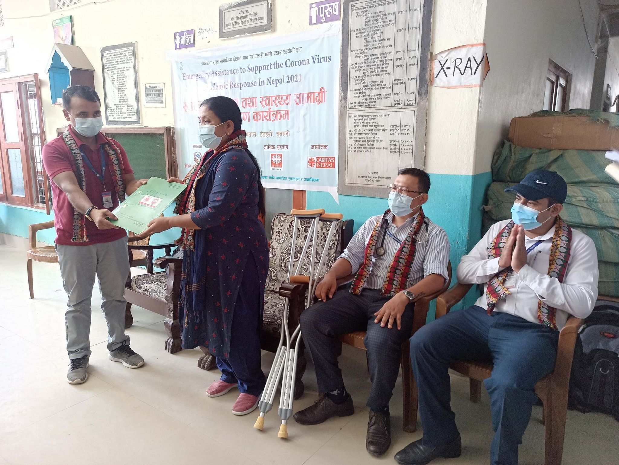 क्यारितास नेपालले इटहरी अस्पताललाई दियो करिव ६ लाखको स्वास्थ्य समाग्री