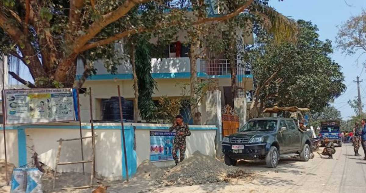 नगरपालिका अगाडि भेटिएको बम डिस्पोज