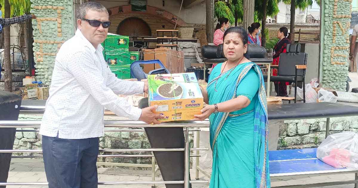 अटिजम भएका वालवालिका अध्यन गर्ने समूहलाई इटहरी उपमहानगरपालिको सहयोग