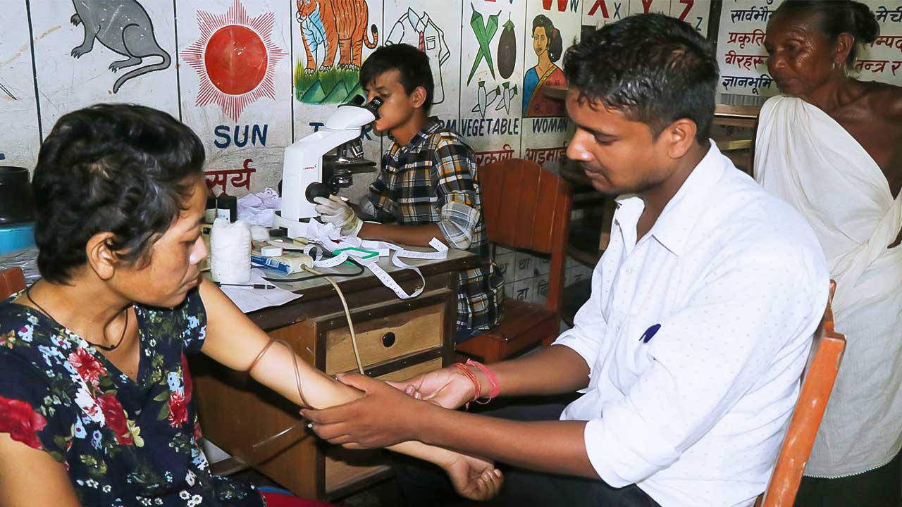 गाउँ गउँमा निःशुल्क उपचार गर्दै नोबेल शिक्षण अस्पताल,एक्सरे, इसीजी, ल्याब टेष्टदेखि एम्बुलेन्स सम्म फ्रि