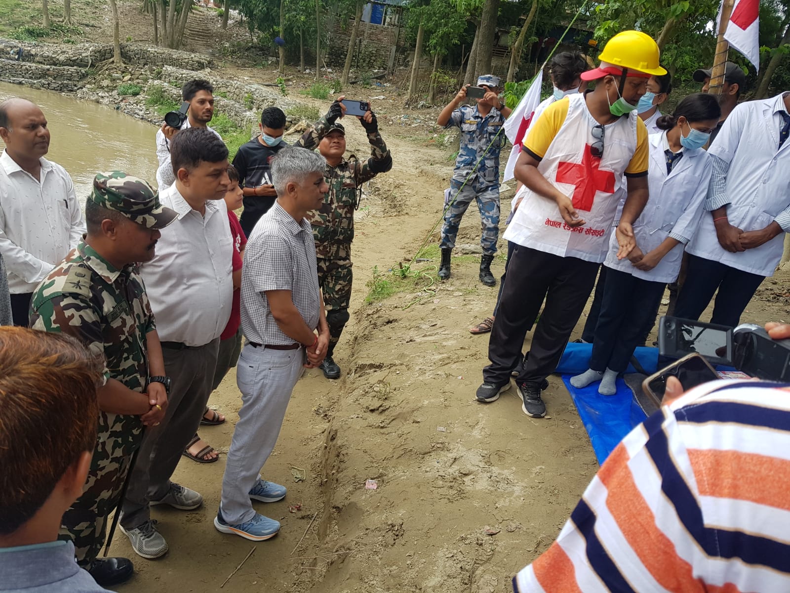 विपत् मा उद्धारको अभ्यास गर्दै सुरक्षाकर्मी, महसुसको सिकाई महत्त्वपूर्ण हुन्छः मन्त्री कार्की