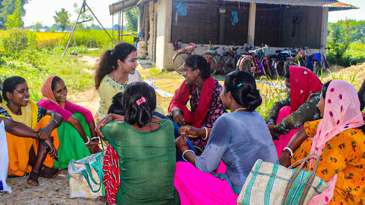 ‘नेताहरु आउँछन्, कान पाक्ने, दुख्ने, दिमाग हल्लिने गरी कुराहरु सुनाउँछन् : रेखा थापा
