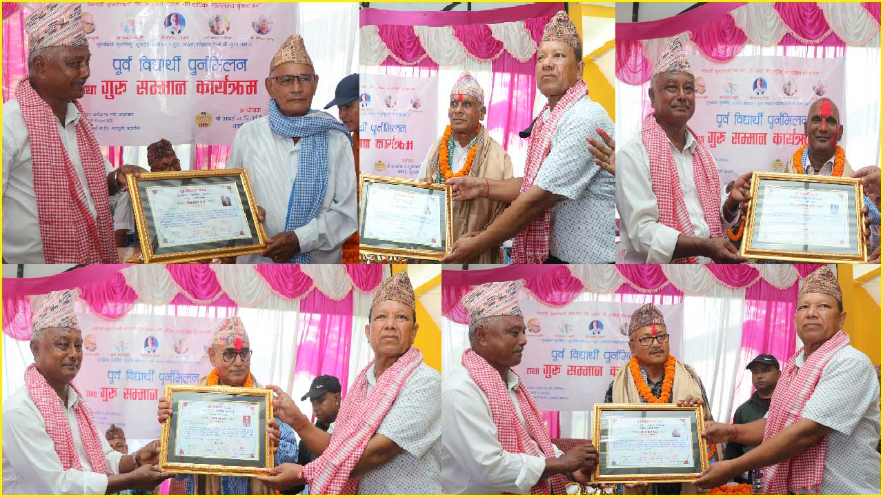 पूर्व विद्यार्थी मञ्च बक्लौरीद्वारा पाँच जना शिक्षक र एक जना डा. सम्मानित