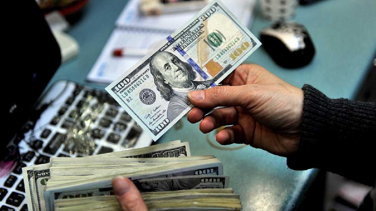 अमेरिकी डलरको मूल्य हालसम्मकै उच्च, १ डलर बराबर १ सय ३३