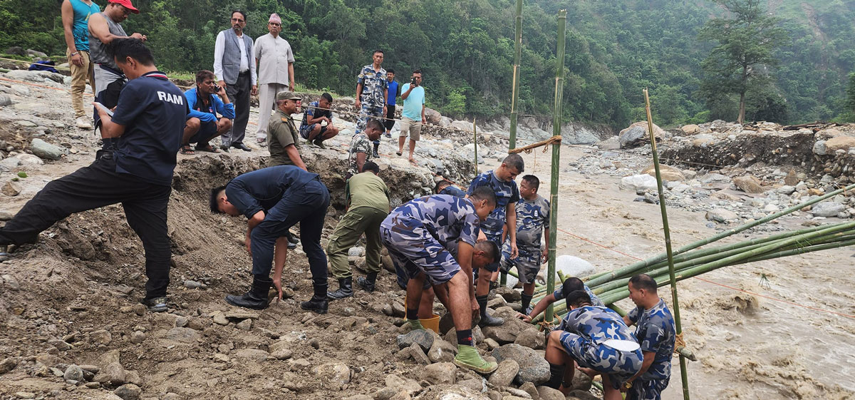 हेवाखोलामा तत्कालका लागि फड्के पुल निर्माण
