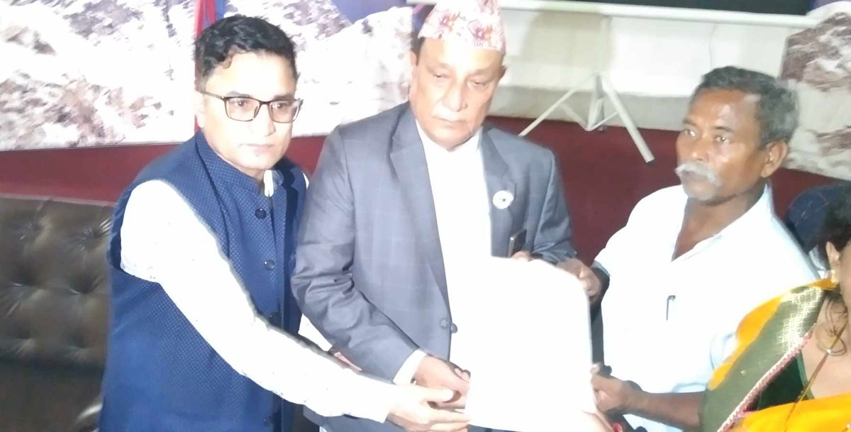 मैथलीलाई कामकाजको भाषा बनाउन माग गर्दै मुख्यमन्त्रीलाई संस्मरणपत्र