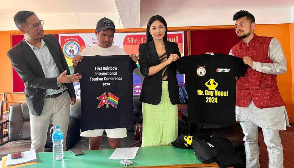 मिस्टर गे नेपालको लोगो अङ्कित टिसर्ट सार्वजनिक