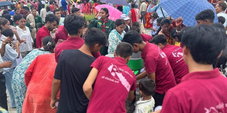 रथयात्रामा सहभागीलाई पहिलो पाइलाको पानी