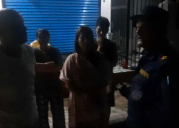 इटहरीमा मादक पदार्थ सेवनपछि गालीगलौजः प्रहरीको व्यवहारप्रति स्थानीय आक्रोशित प्रहरीले गरे पत्रकारमाथि दुर्ववहार