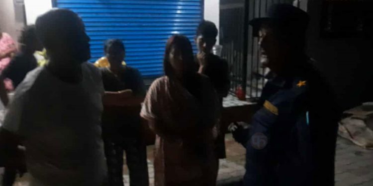 इटहरीमा मादक पदार्थ सेवनपछि गालीगलौजः प्रहरीको व्यवहारप्रति स्थानीय आक्रोशित प्रहरीले गरे पत्रकारमाथि दुर्ववहार